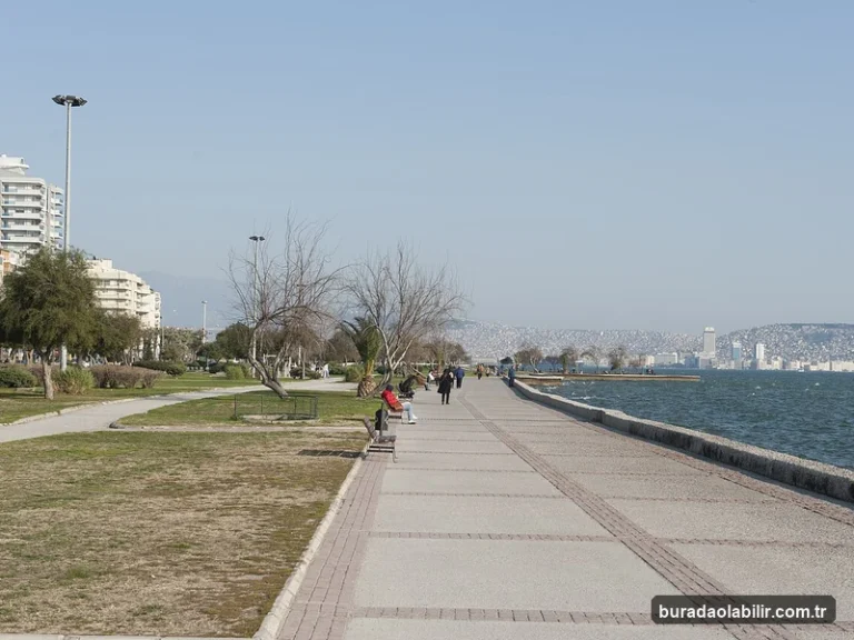 Kıyı Ekosistemi Dengesiyle İzmir'de Doğa Dostu Sahil Yönetimi kültürel mirası ve mimari detayları