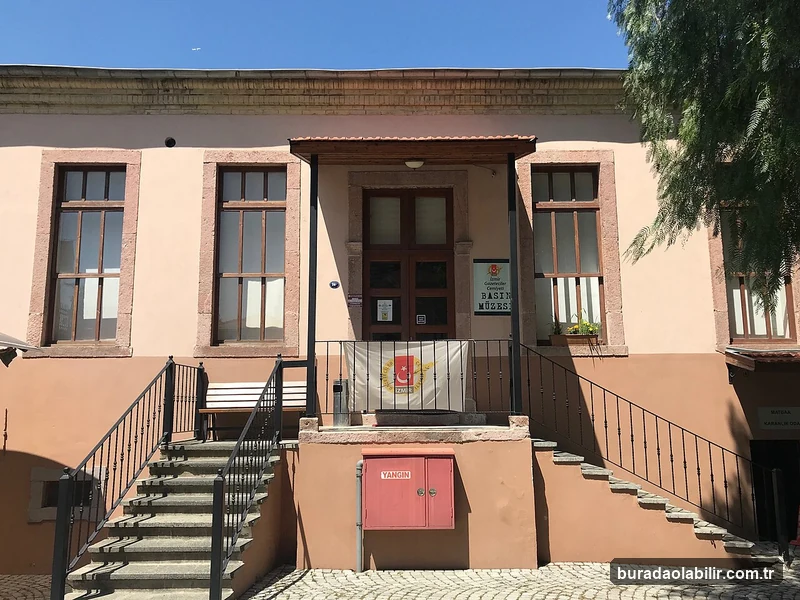 Yerel Basın Belleğinde İzmir Medya Tarihi ve Öncü Gazeteciler kültürel mirası ve mimari detayları