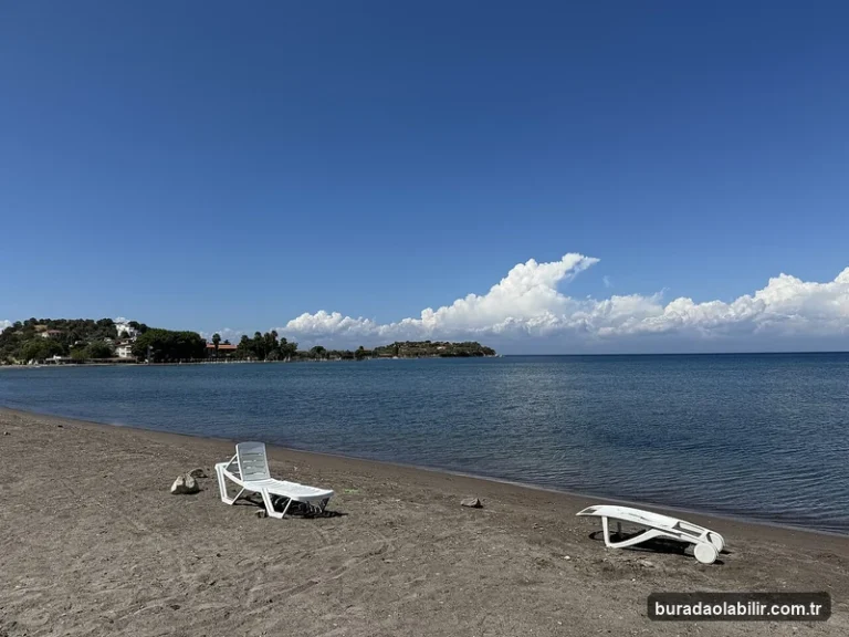Karavan Rotaları Rehberinde İzmir Kamp Turizmi ve Özgür Koylar kültürel mirası ve mimari detayları