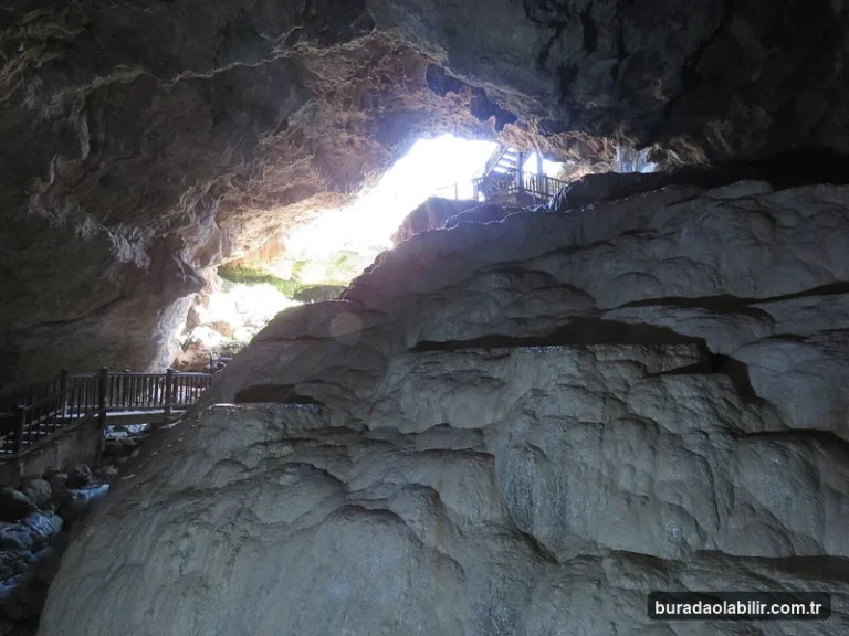 İzmir Mağaraları Sarkıtlı Galerileri ve Yeraltı Jeolojik Mirası kültürel mirası ve mimari detayları