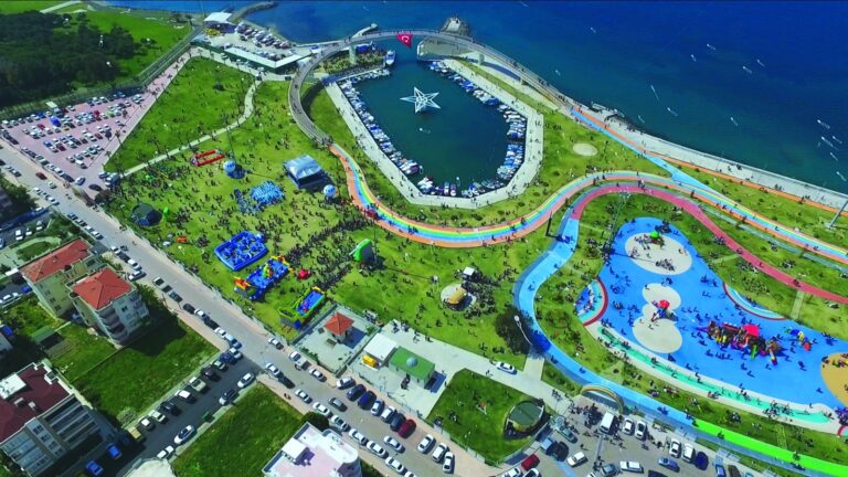 İzmir Aliağa Kıyılarında Kyme Antik Kenti, Liman ve Doğa Mirası kültürel mirası ve mimari detayları