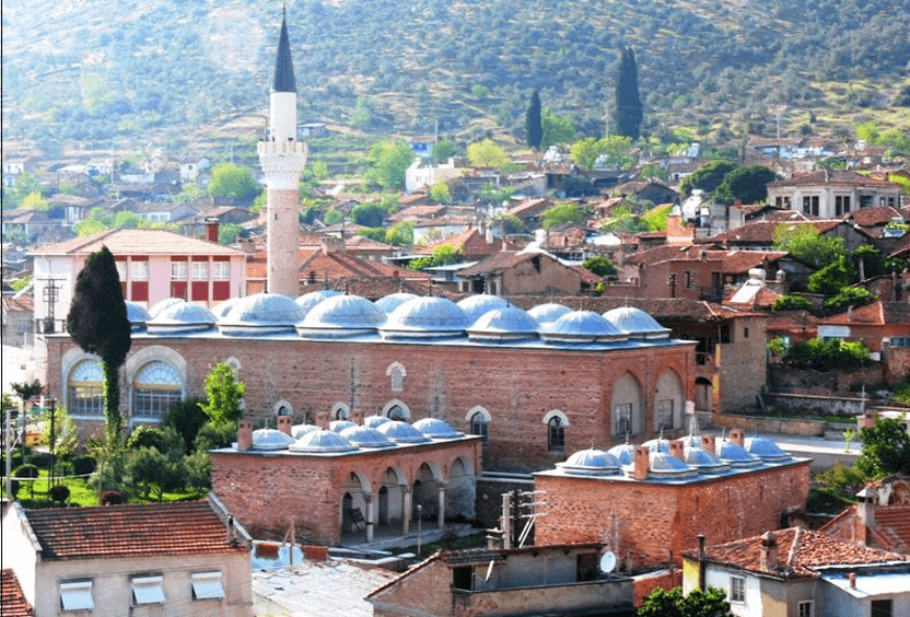 İzmir Bayındır Çiçek Festivali, Tarihi Doku ve Kaplıcalar Rehberi kültürel mirası ve mimari detayları