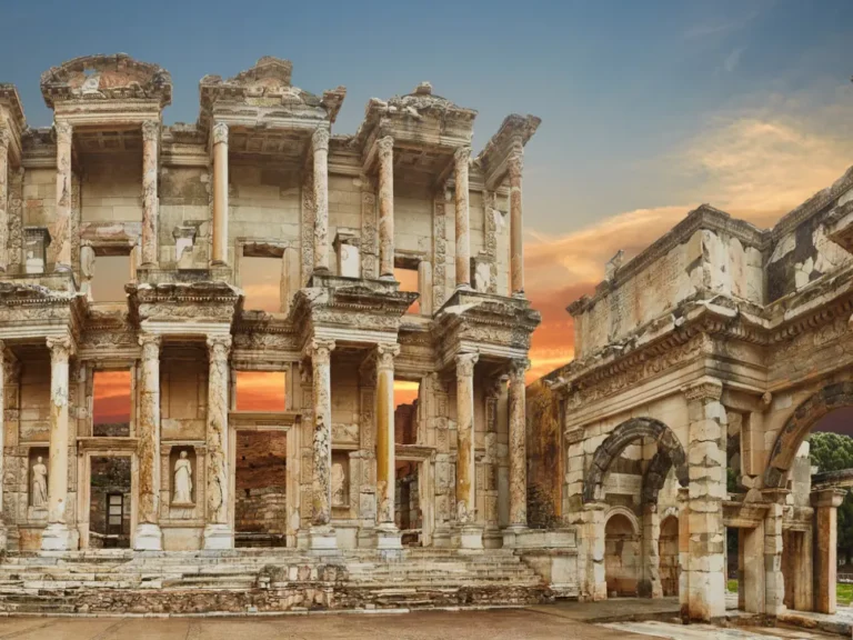 Efes Antik Kenti Celsus Kütüphanesi Selçuk