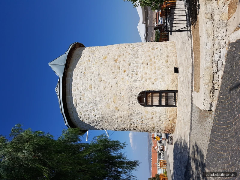 Alaçatı Tarihi Yel Değirmenleri ve Rüzgarın Dansı