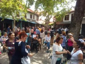 Bergama Arasta Çarşısı tarihi dükkanları ve nostaljik sokakları