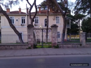 Ege Üniversitesi Botanik Bahçesi zengin bitki koleksiyonu ve tarihi köşk